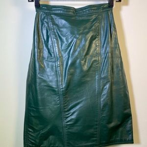 Green. Giani genuine leather Skirt